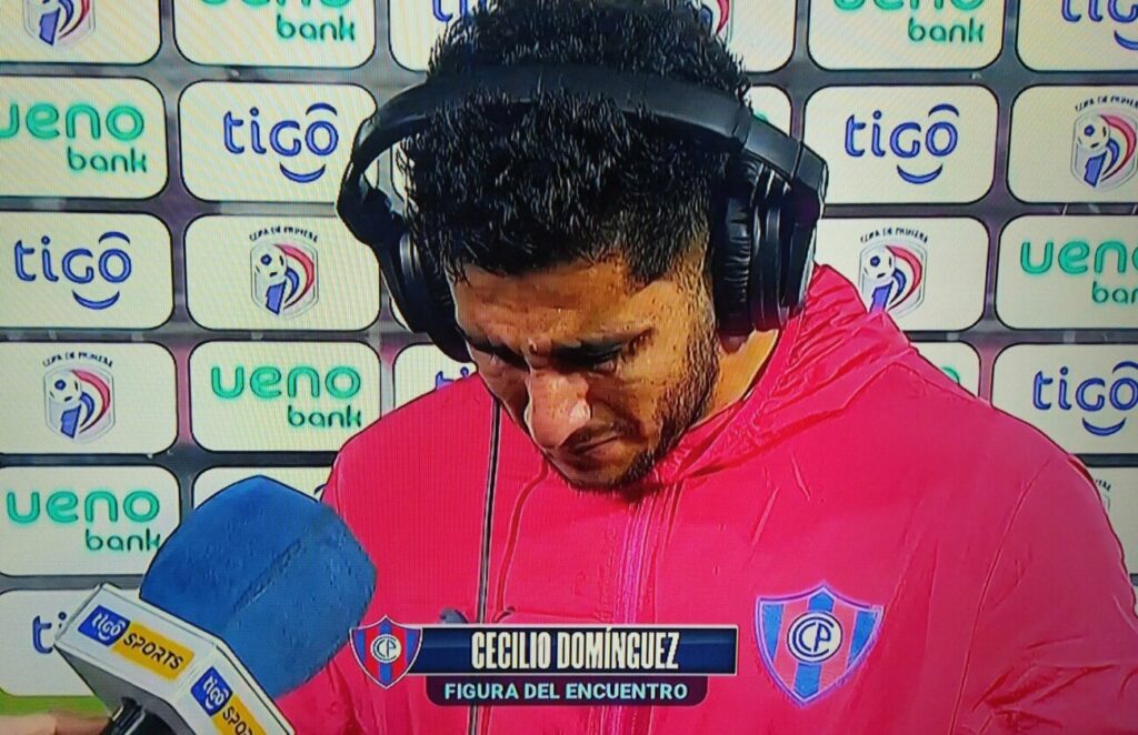 Cecilio Domínguez se quiebra en vivo: 