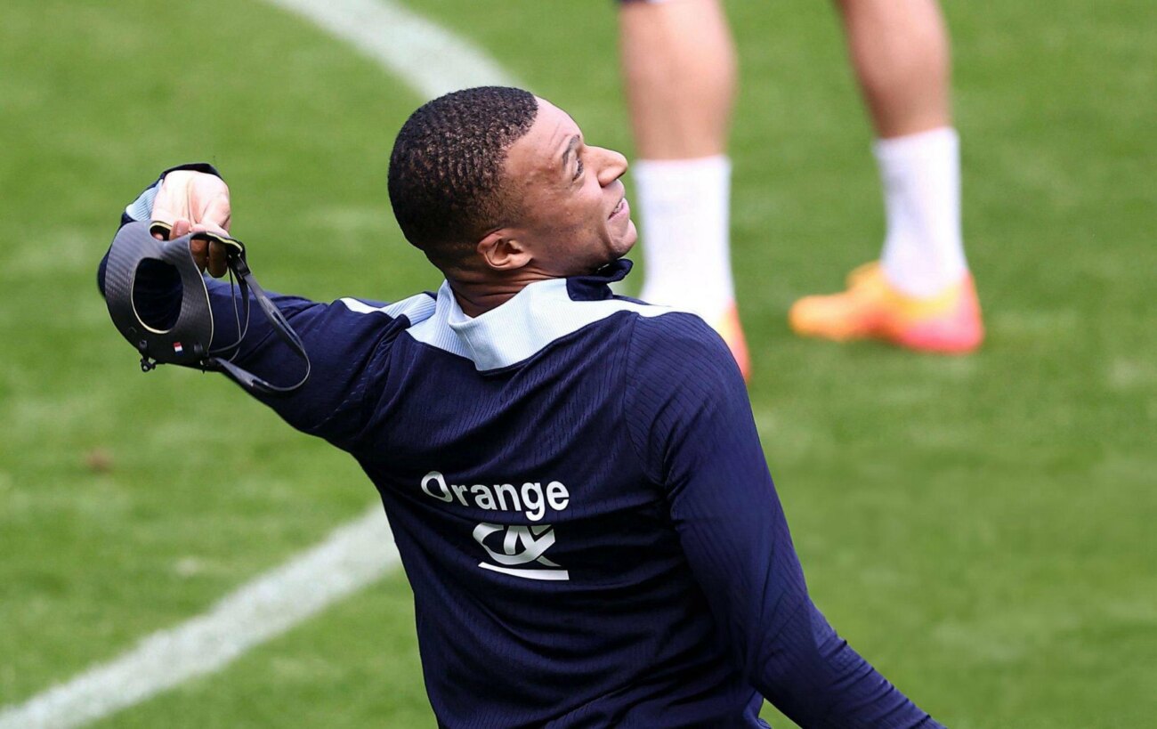 Mbappé se muestra "feliz" de estar con selección francesa