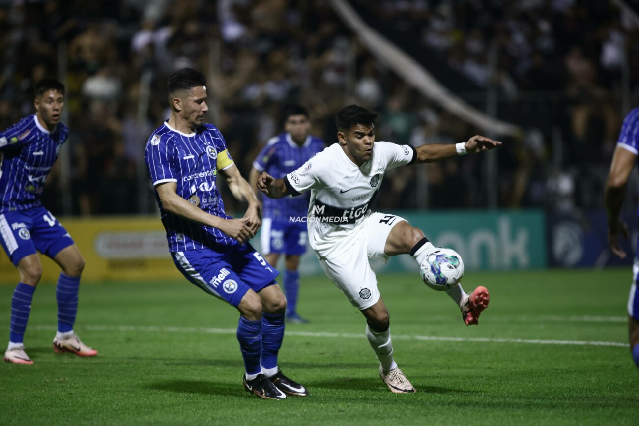 Olimpia va al sur buscando mantener su ventaja en la cima del Clausura