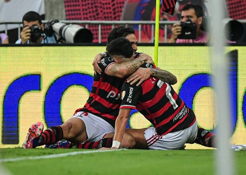 Flamengo vence al Bolívar en la ida de los Octavos de la Libertadores