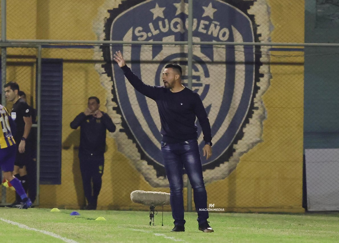 ¡Julio César Cáceres no sigue en el Sportivo Luqueño!