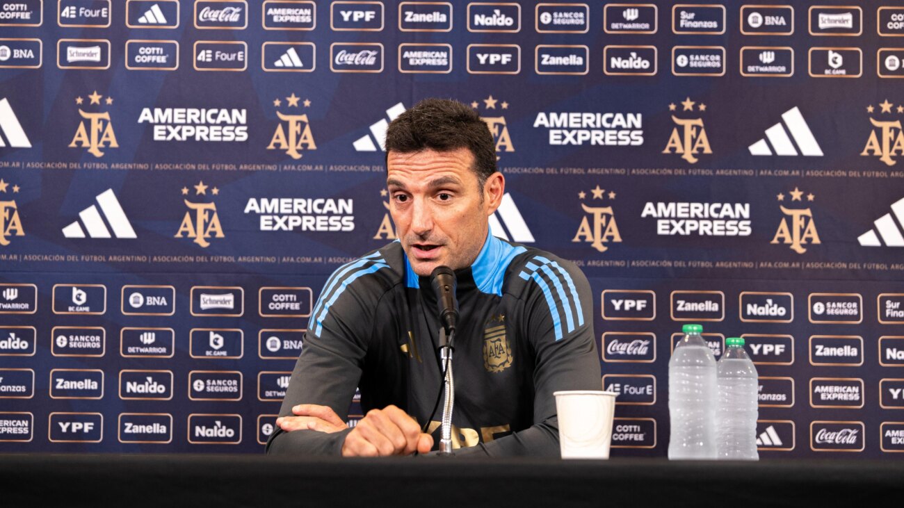 Scaloni tiene selección argentina definida "en un 90%" para visitar a Uruguay