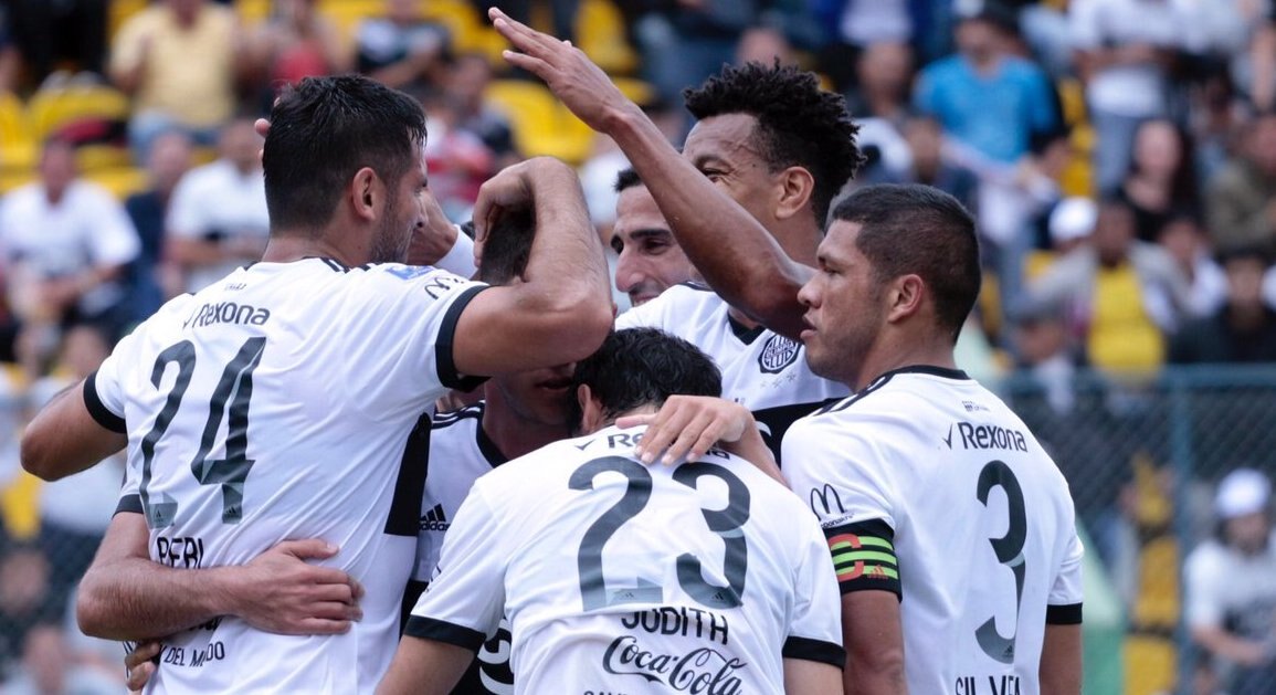 El extranjero que se enamoró de Olimpia y lo quiere dirigir