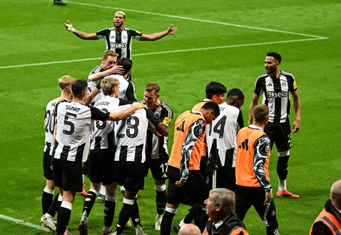 Sin Almirón, Newcastle se toma revancha y elimina al Chelsea de la Copa de la Liga