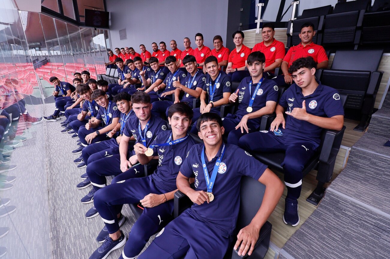 ¡Presente y futuro! Merecido reconocimiento de la APF a la Albirroja Sub 15