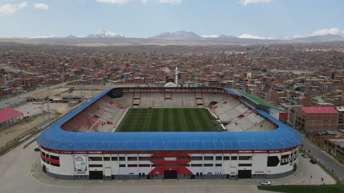 El seleccionador de Bolivia se refirió al "plan" de la Albirroja para jugar en El Alto