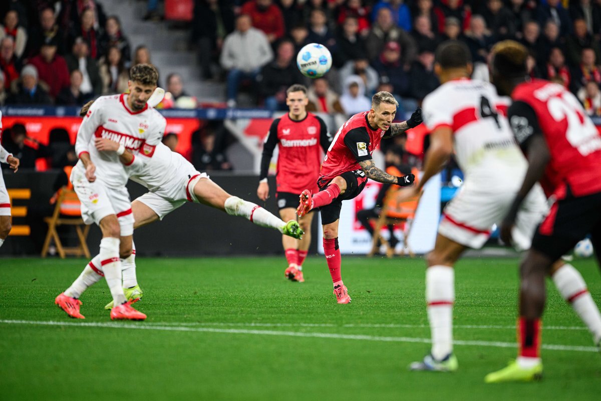 Bayer Leverkusen choca con el muro del Stuttgart y sigue irregular en la temporada