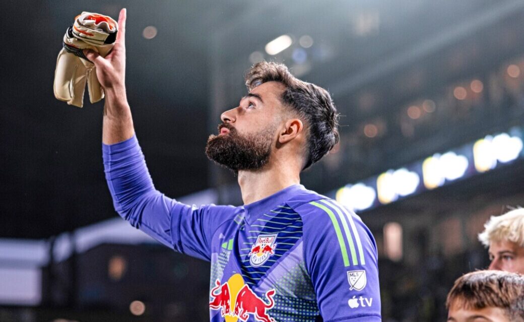 ¡Héroe! Carlos Coronel lleva a New York Red Bulls a las semis de su conferencia