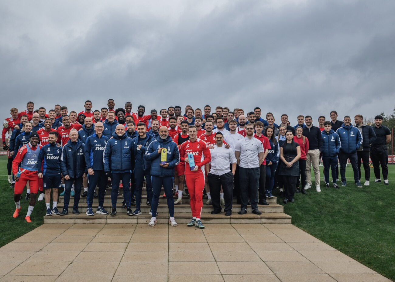 El técnico de Ramón Sosa se llevó el premio al mejor DT del mes en la Premier League