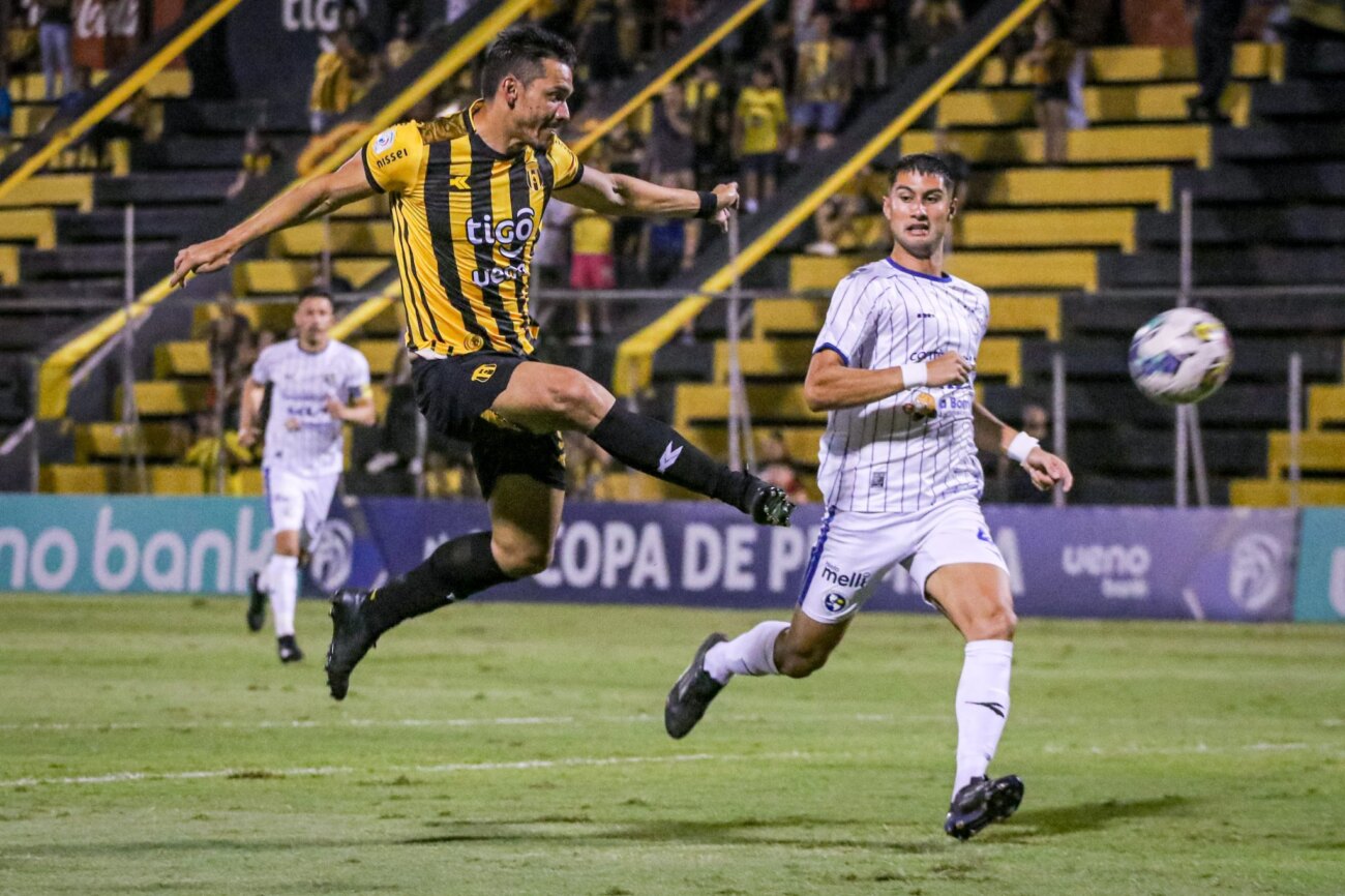 Guaraní, el "rey de los empates", deja con las ganas a Sol de América