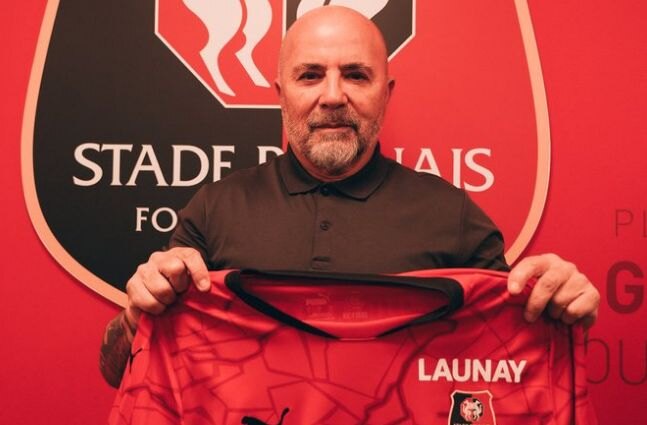 Jorge Sampaoli fue presentado en su nuevo equipo del fútbol francés