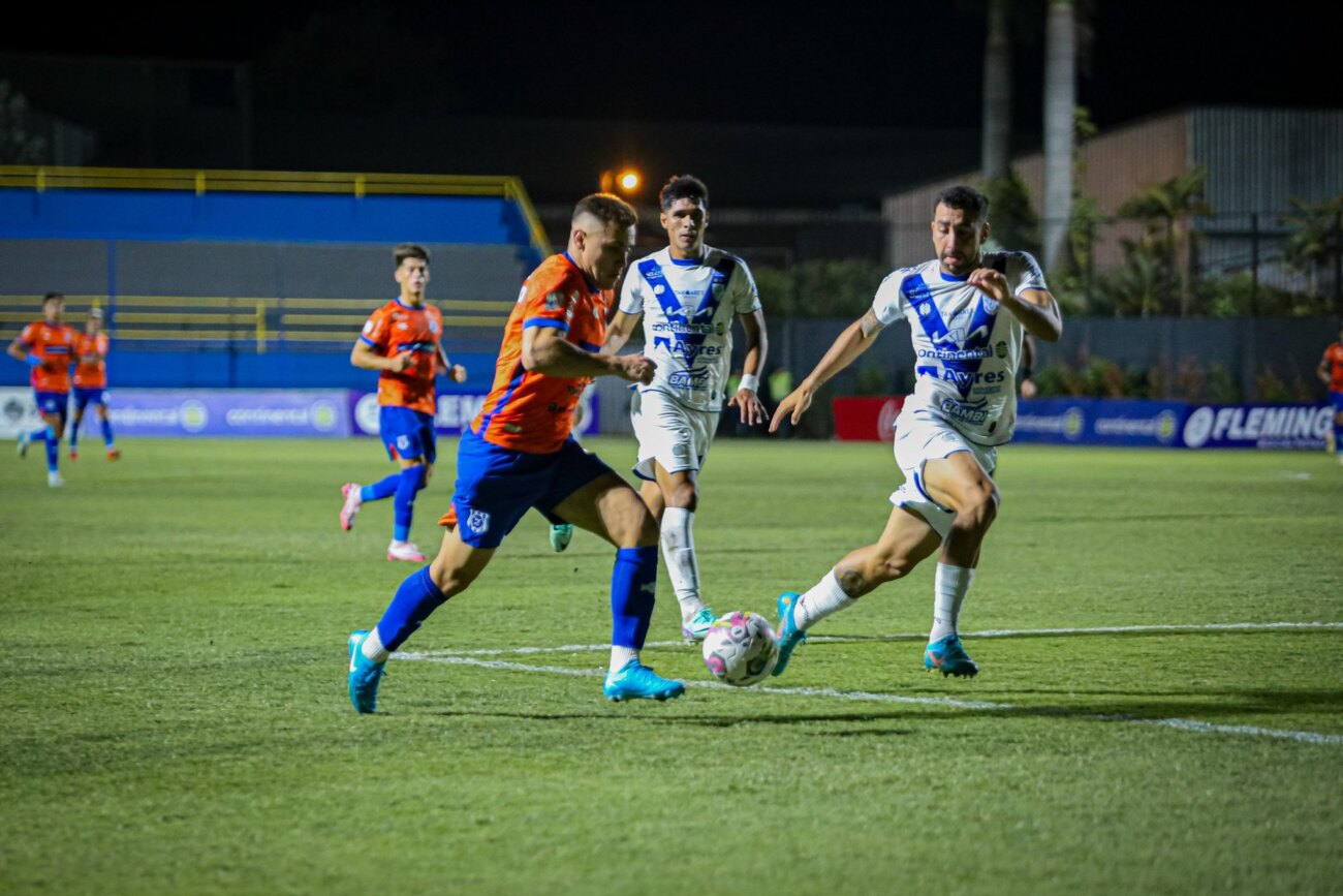 Ameliano se estrella ante 2 de Mayo y deja el campeonato casi servido a Olimpia