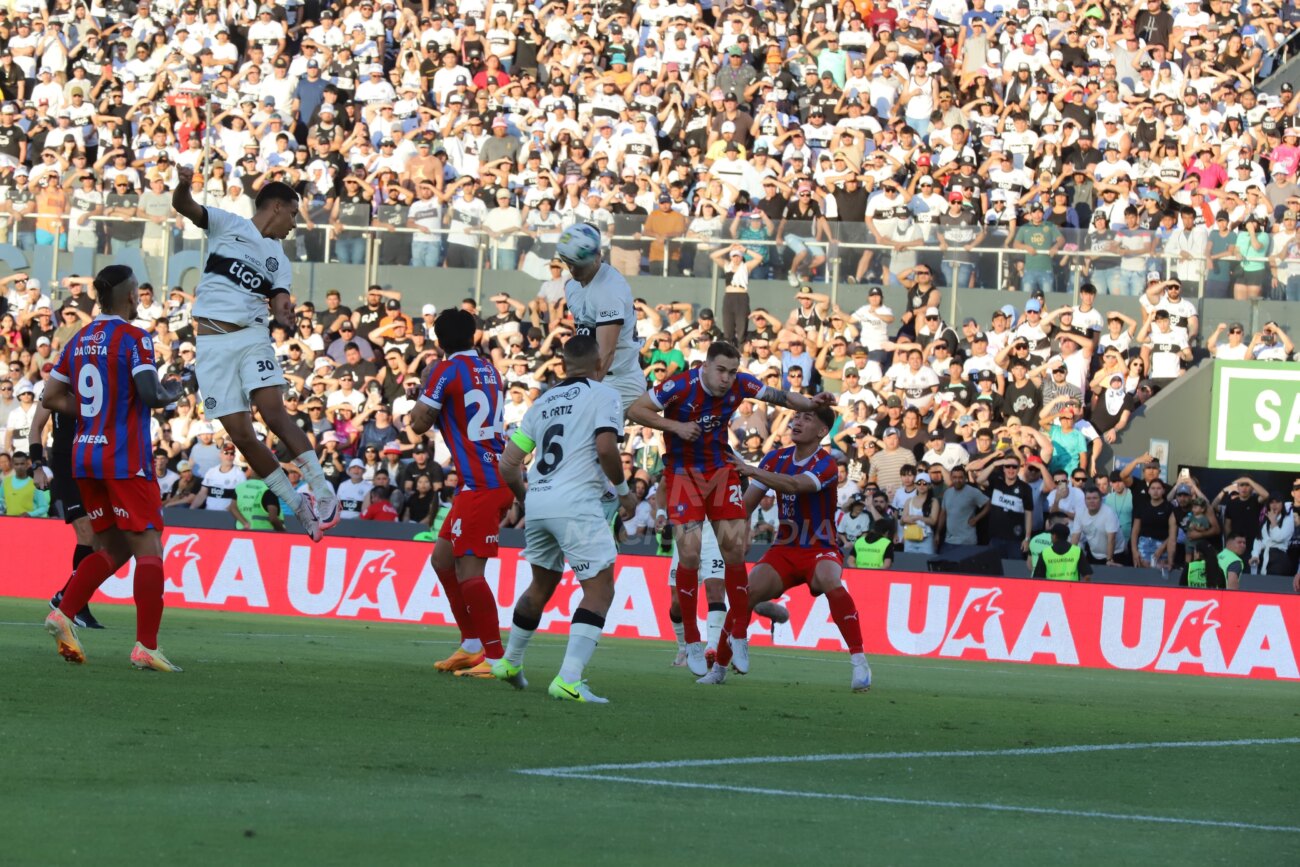 Entre atacantes, aparece un defensor como uno de los goleadores del campeonato