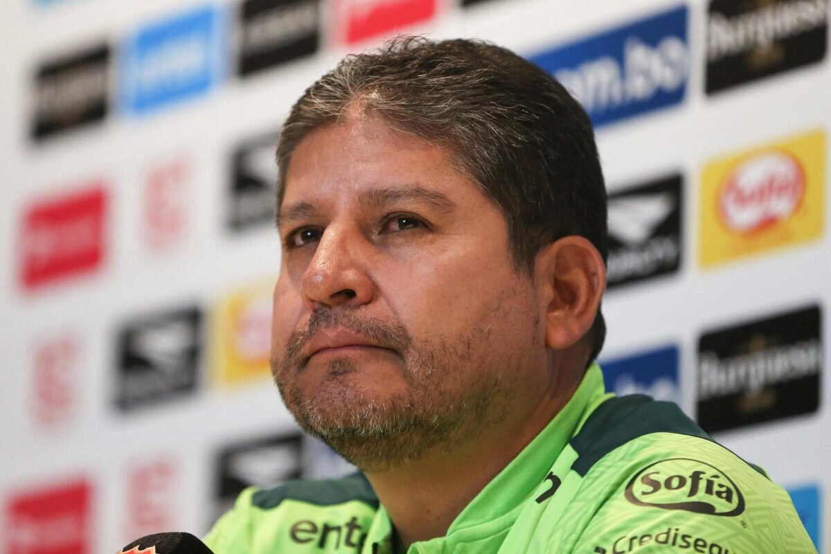 El seleccionador de Bolivia apunta a Paraguay: "Para nosotros es una final"