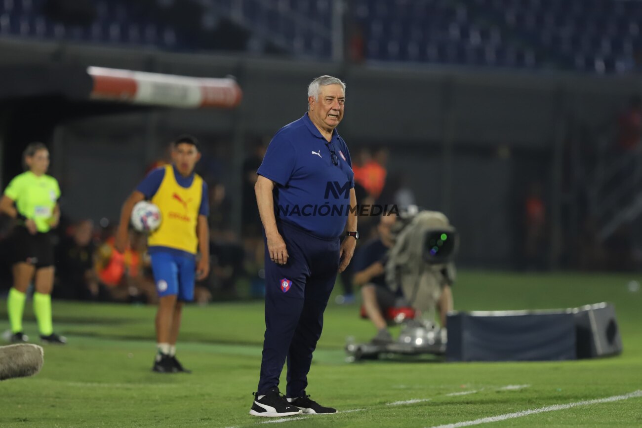 Carlos Jara Saguier: "La afición de Cerro no se merece esto"