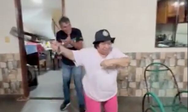 El baile viral de "Pipino" Cuevas y Ña "Tora" por el título de Olimpia