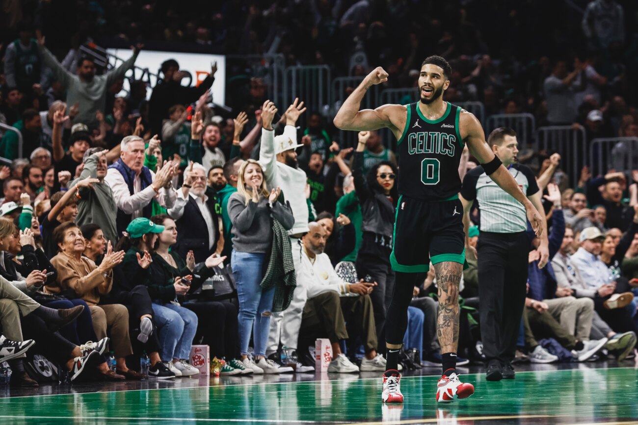 Celtics termina con el invicto de 15 partidos de los Cavaliers en la NBA