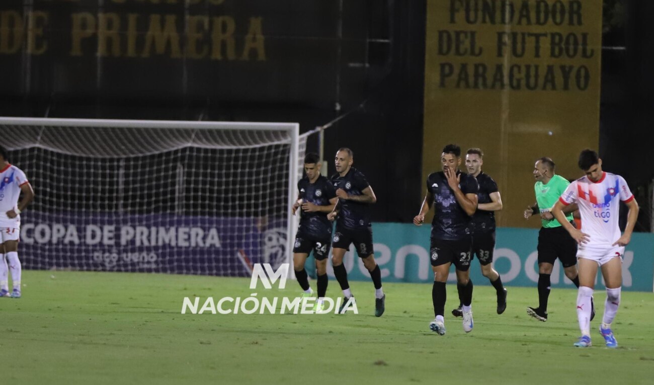 Trinidense también se aprovecha del pésimo momento de Cerro