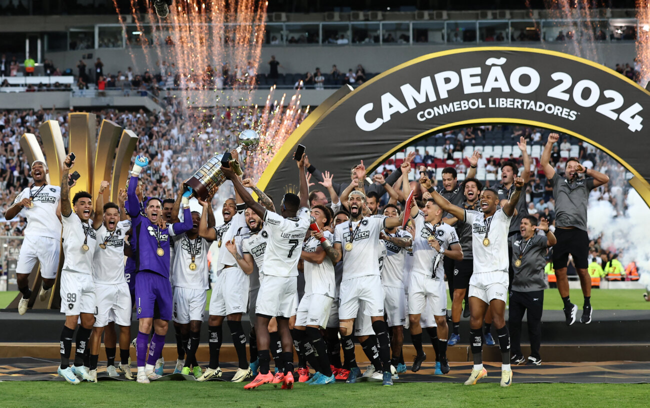 El DT campeón de la Copa Libertadores deja su cargo