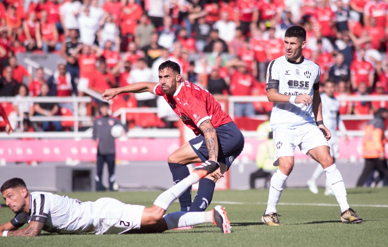 Ávalos marca e Independiente se atornilla a la zona de Sudamericana