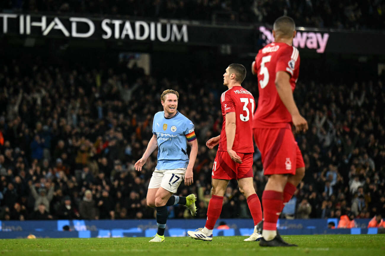 Manchester City corta su mala racha ante el Nottingham Forest de Ramón Sosa