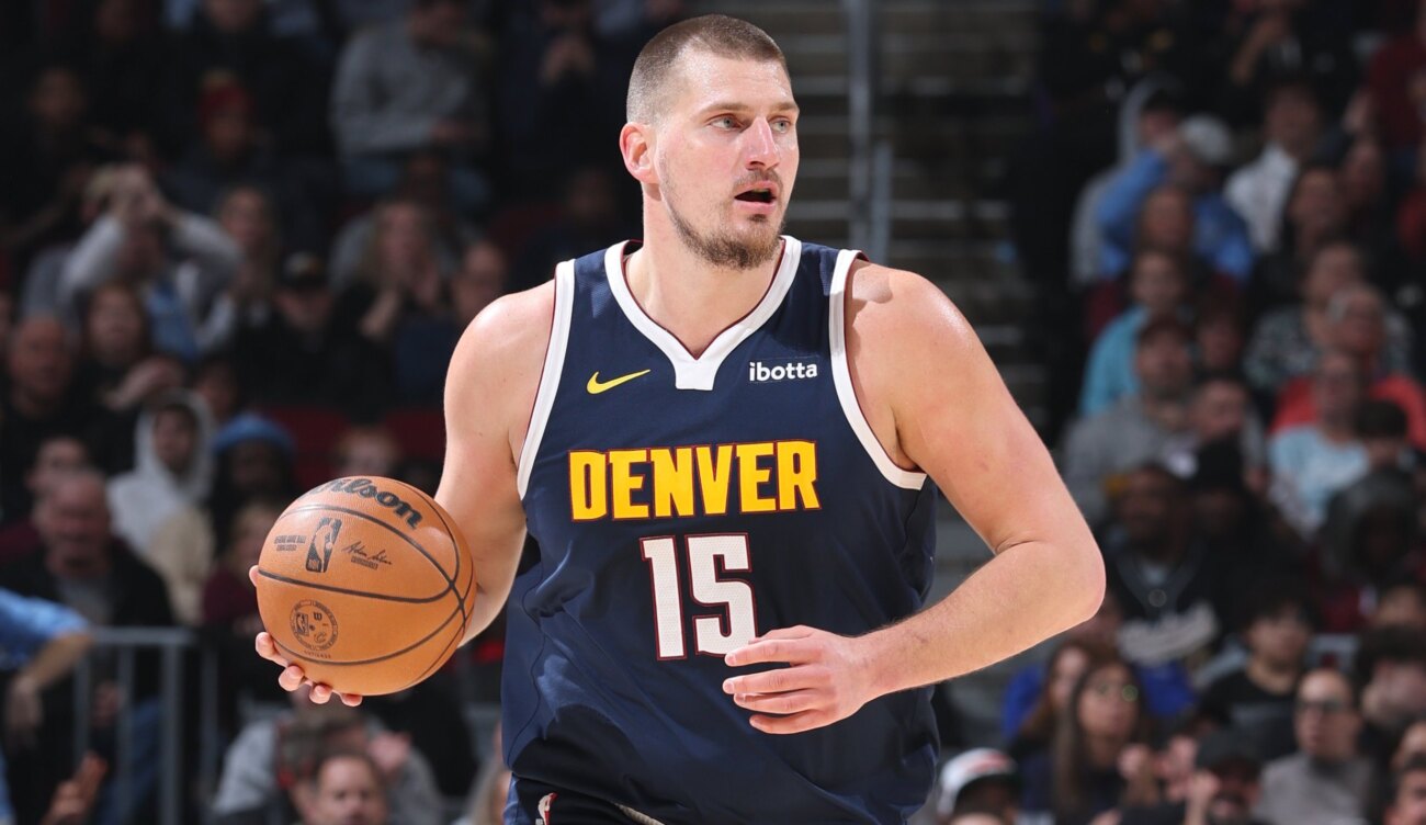 Jokic agranda su figura en la NBA pero sus Nuggets caen en Cleveland