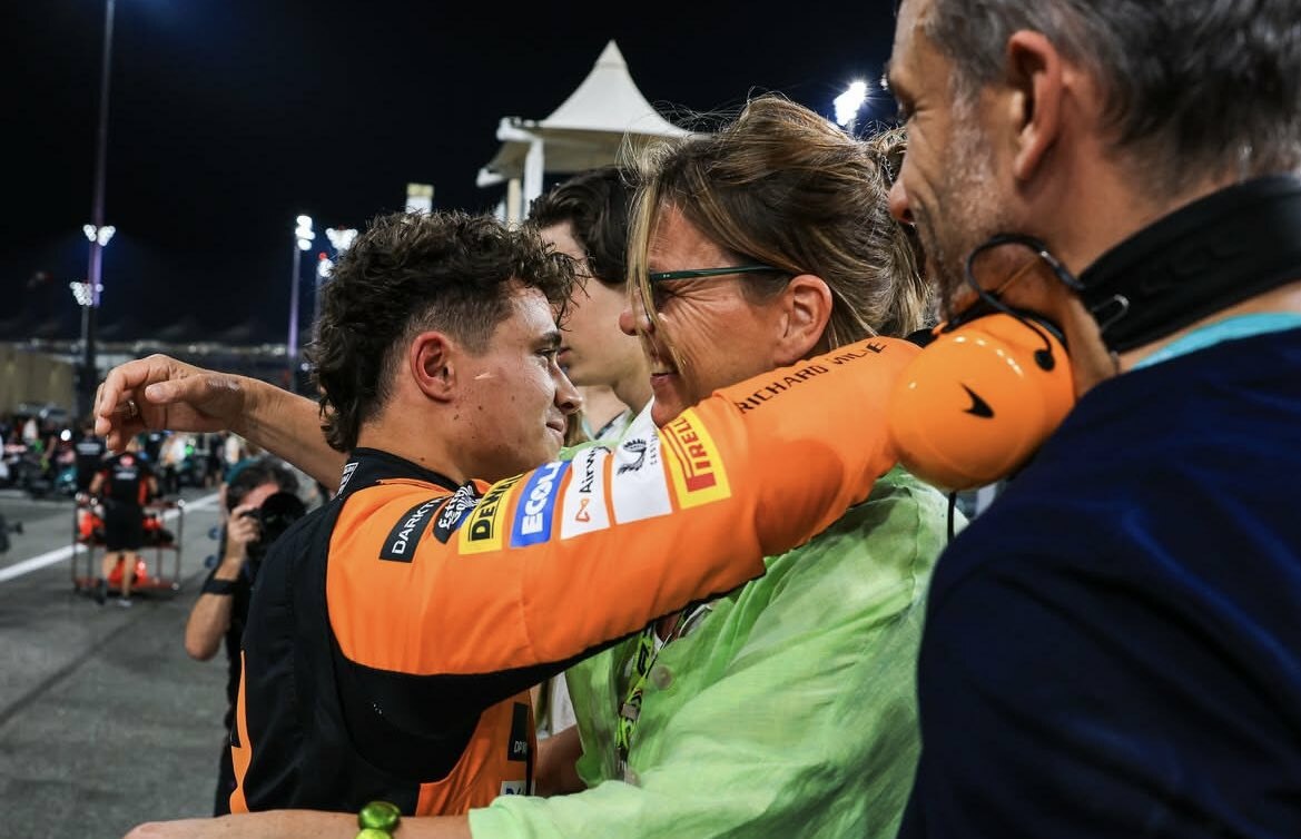 Norris firma la pole en Abu Dabi y McLaren roza el Mundial de constructores