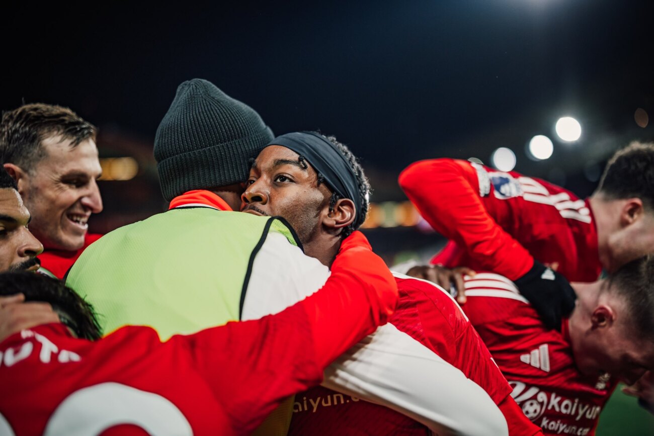 Ramón Sosa no ingresó, pero el Forest consiguió un triunfazo con remontada ante el Aston Villa