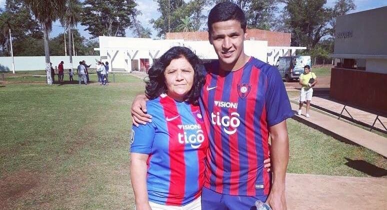 Álex Arce reveló el sueño que cumplió como futbolista e hijo