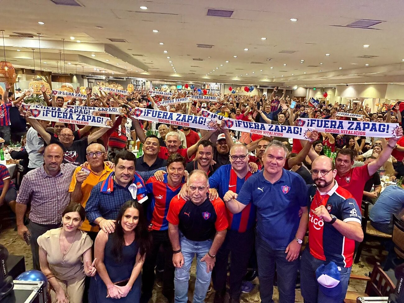 Cerro Porteño: Bloque opositor logra masiva convocatoria en el "Día del Hincha"