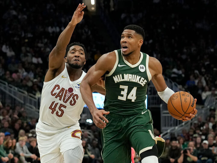 Aterrizaje forzoso de los Bucks ante los poderosos Cavs en la NBA