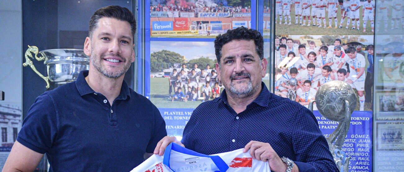 Gerardo Ortiz ya fue presentado en su nuevo equipo del fútbol paraguayo