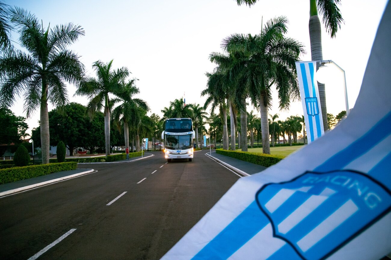 ¡Otra vez! El caluroso recibimiento a Racing de Avellaneda en Alto Paraná