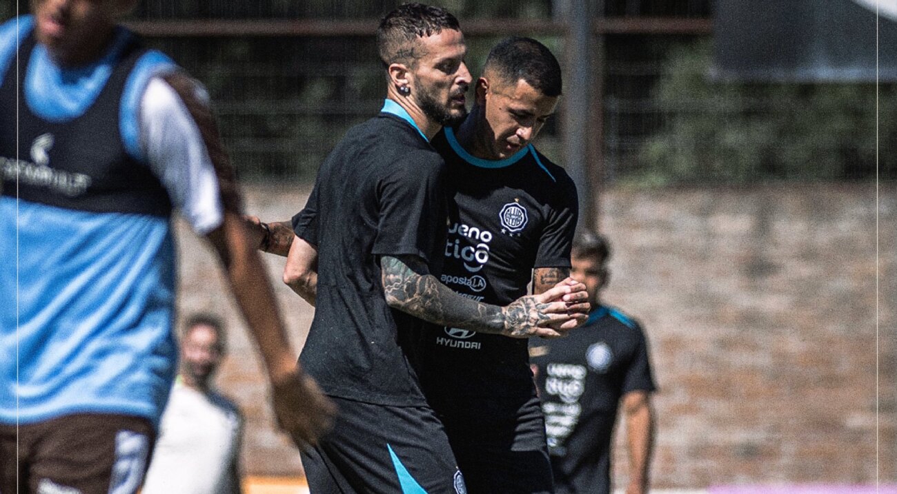 Darío Benedetto se hace sentir en su primer amistoso con Olimpia