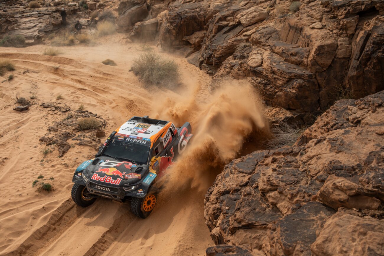 El estadounidense Quintero se lleva la etapa del Dakar en coches por un segundo