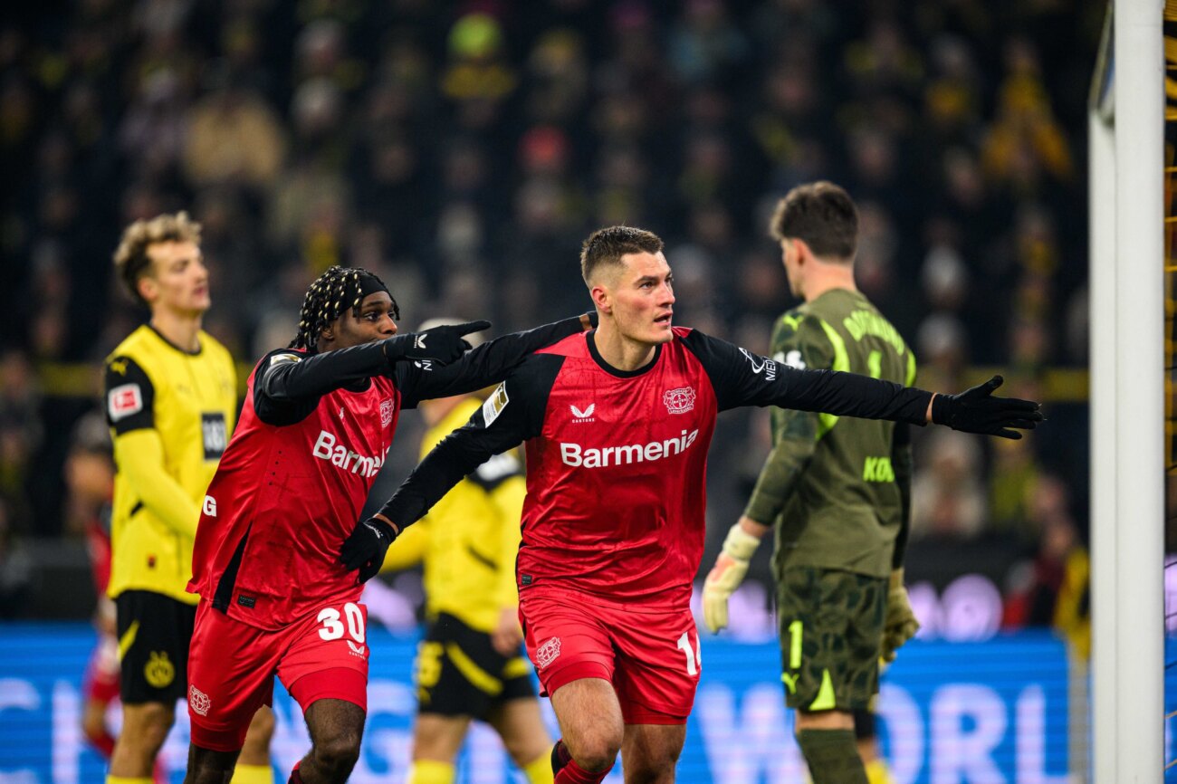 Leverkusen gana en Dortmund para seguir su persecución del Bayern