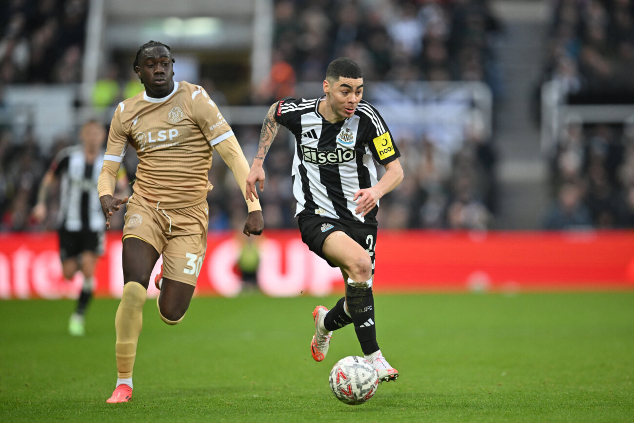 Almirón jugó casi todo el partido en la victoria del Newcastle ante Bromley