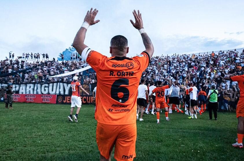 El mensaje del capitán de Olimpia a la "maravillosa" hinchada franjeada