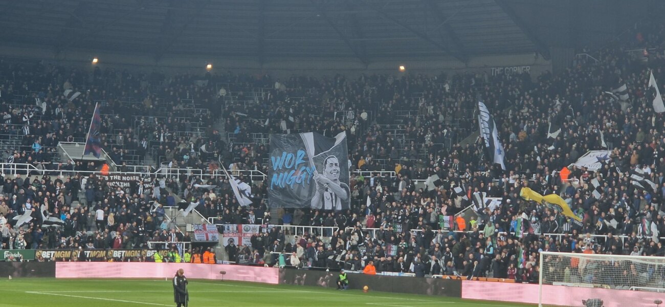 ¡El emotivo homenaje de los hinchas del Newcastle a Miguel Almirón!