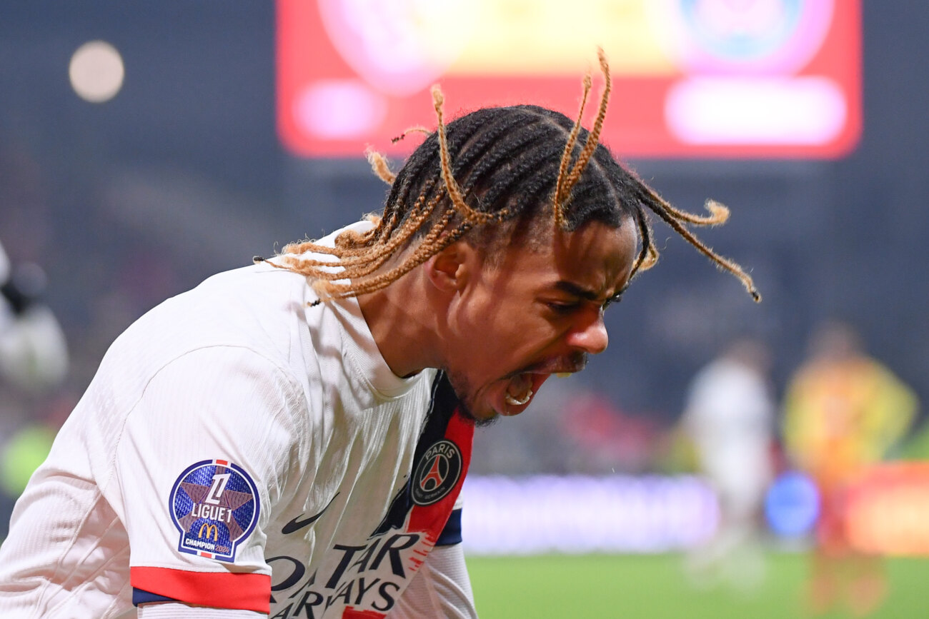 El líder PSG remonta en Lens con gol de Barcola en la recta final