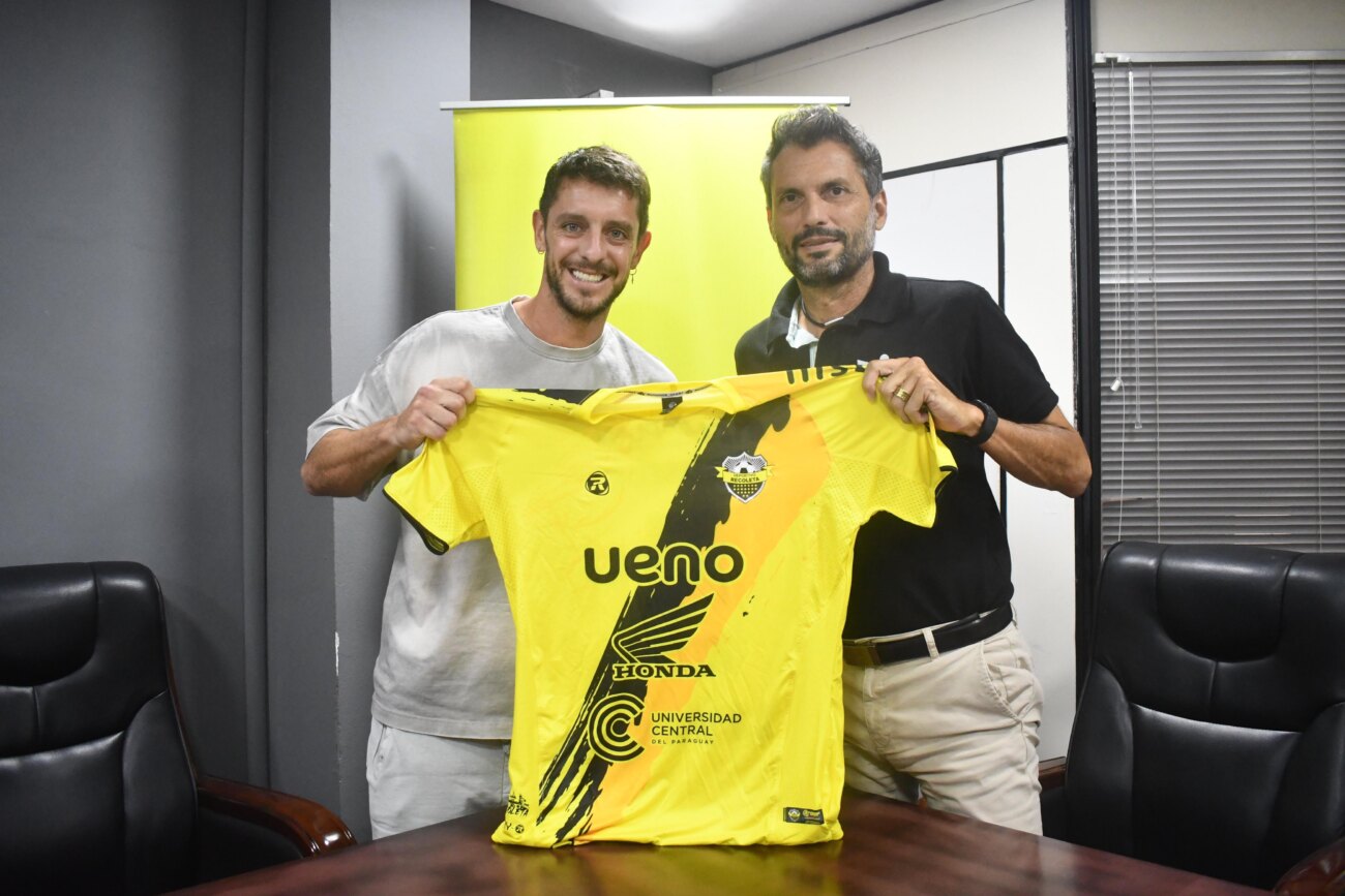 Alejandro Silva fue presentado como nuevo jugador de Recoleta