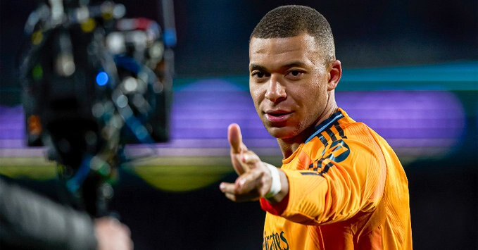 Mbappé, con triplete en Valladolid, hace más líder al Real Madrid