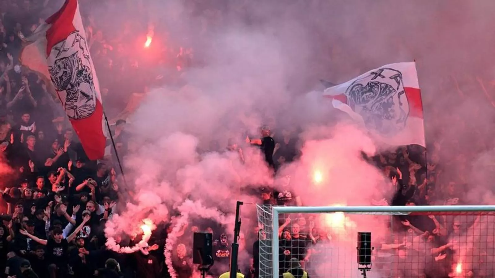 Decenas de detenidos en Stuttgart y Feyenoord antes de partidos de Champions