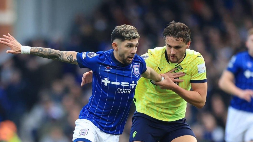 Enciso jugó casi todo el partido pero el Ipswich cayó sobre la hora ante el Southampton