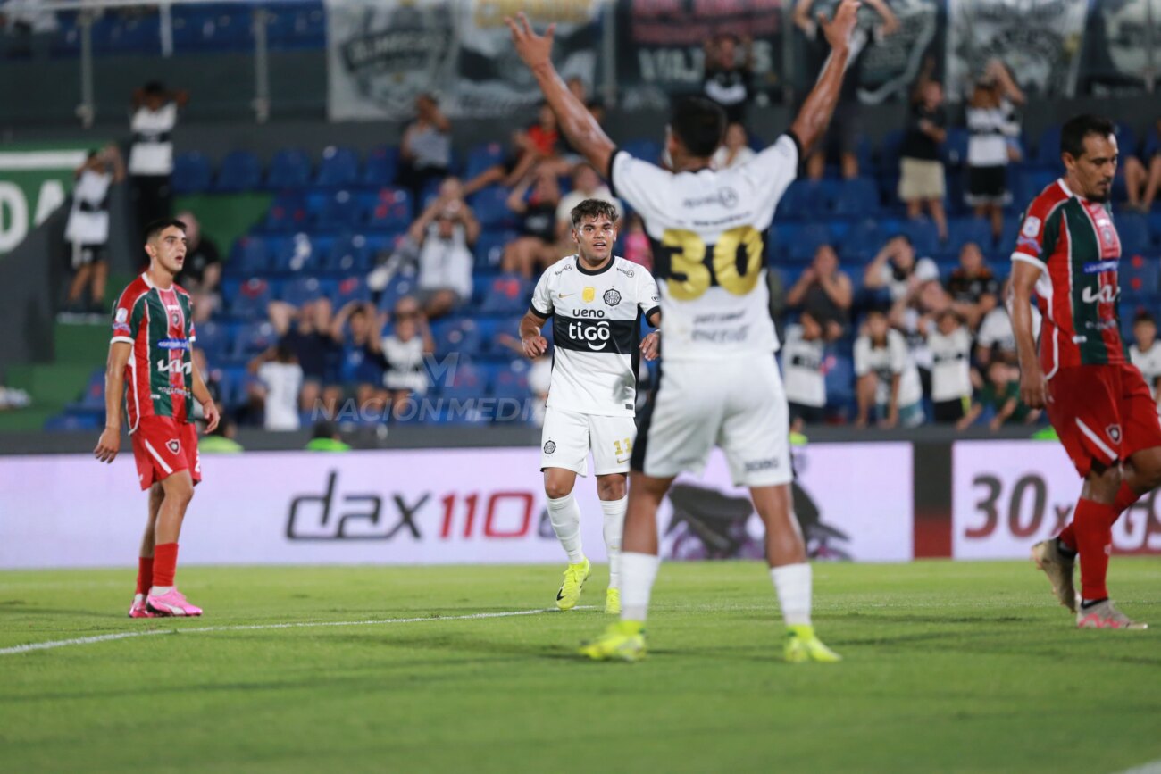 Olimpia despierta en la temporada con una convincente goleada ante Tembetary