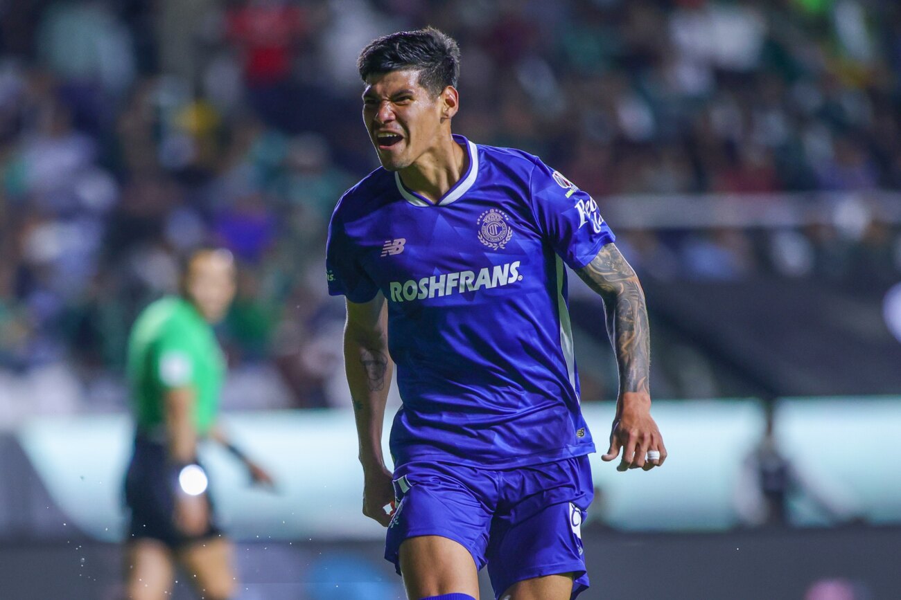 ¡Robert Morales "endiablado" rescata al Toluca con un doblete!