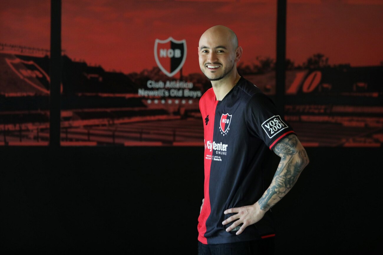 Carlos González fue presentado oficialmente en Newell's