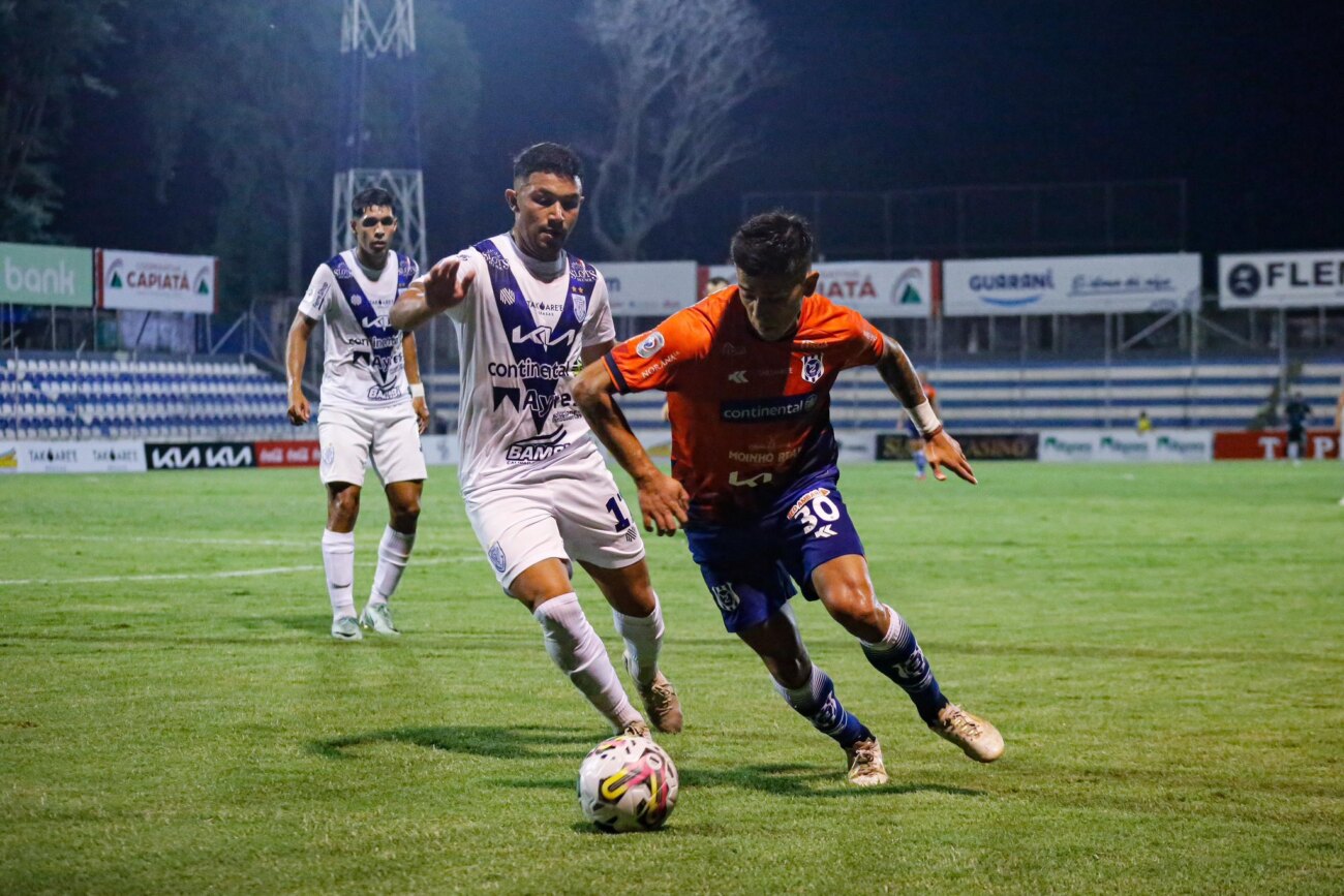 Ameliano no lo sentenció y el 2 de Mayo rescató un punto en el final