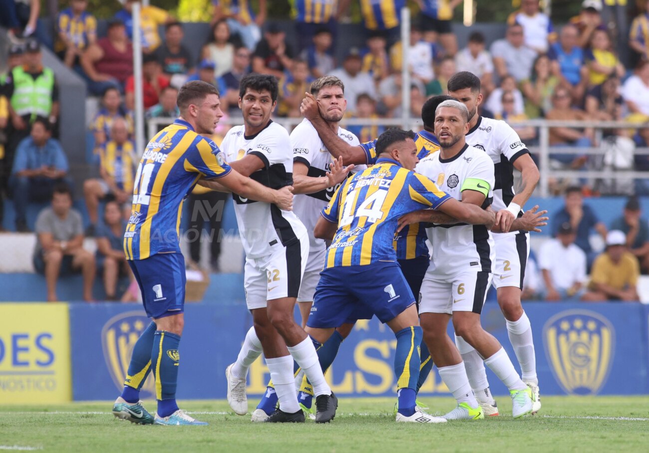 Luqueño y un "bombardeo" de críticas a varias decisiones arbitrales en el partido ante Olimpia