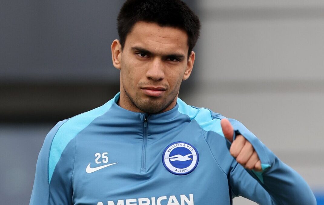 El DT del Brighton destaca adaptación de Diego Gómez: "Se ve que le encanta estar aquí"